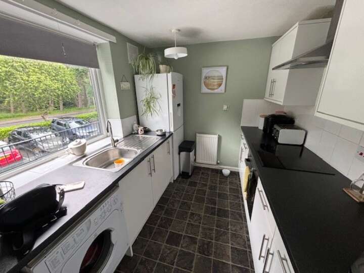 27_Bidston_Court_-_Kitchen.jpg