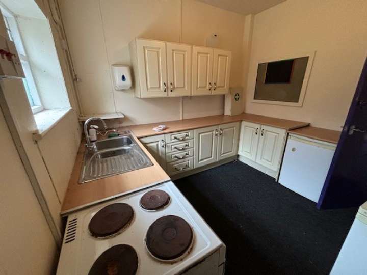 6_Liscard_Road_-_Kitchen_2.jpg