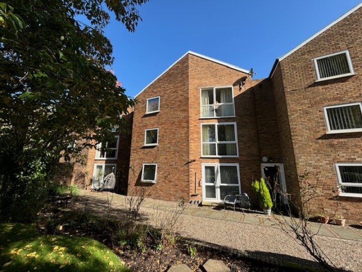 42 Bidston Court, Prenton