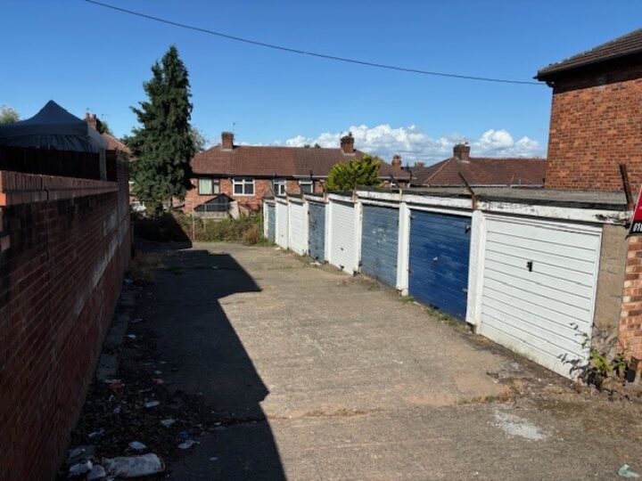 8 Lock Up Garages, Holt Hill, Birkenhead